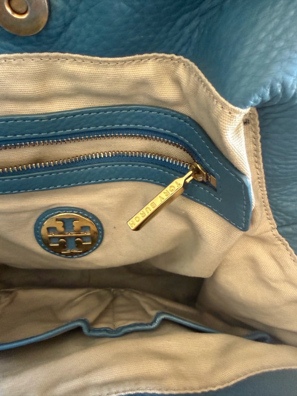 Tory Burch Blue Teal Pebbled Leather Shoulder Bag with Gold Logo - Picture 11 of 14